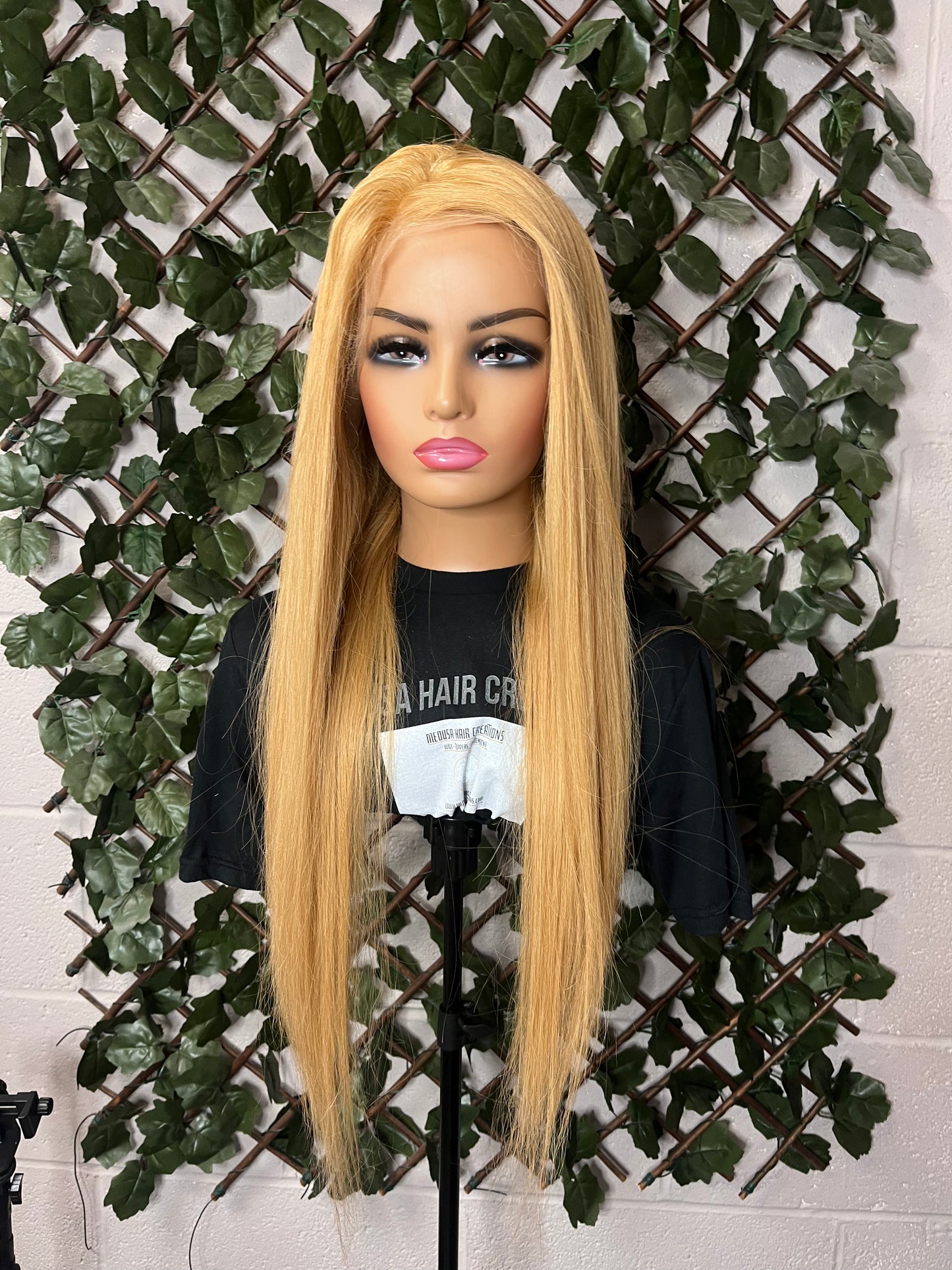 Isla - Lace Front Wig